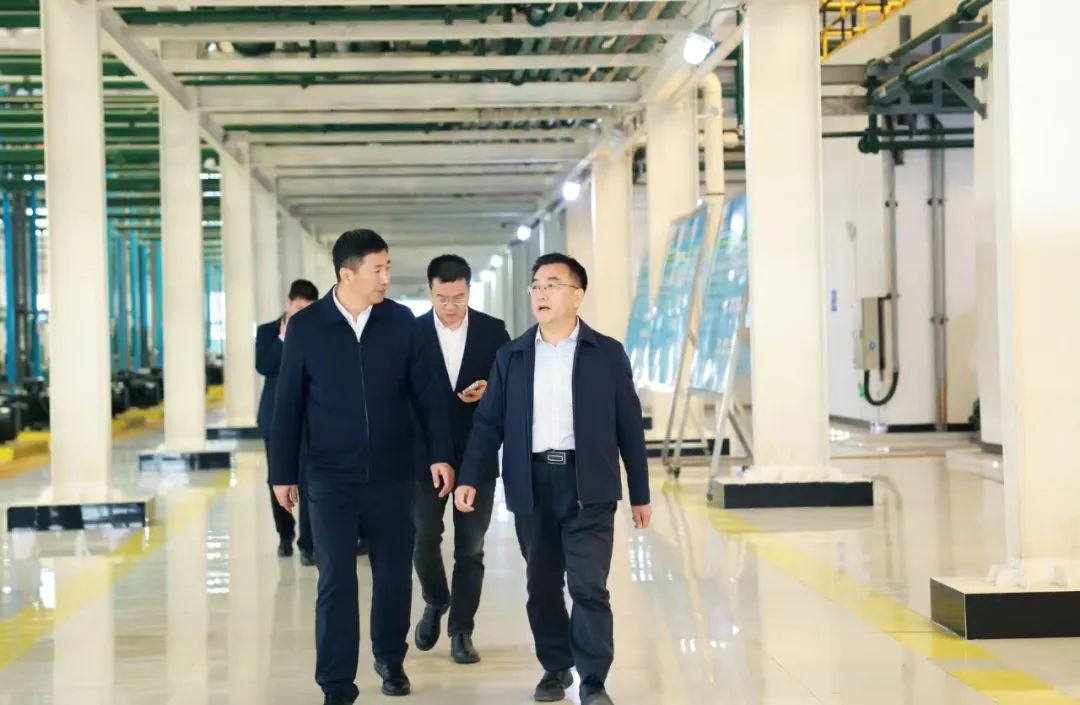 ​庞辉深入辖区企业和部门调研指导工作