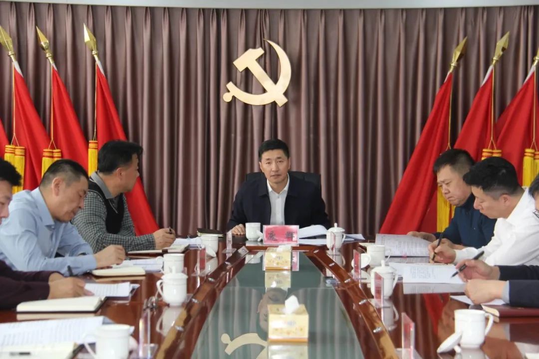 ​庞辉主持召开2024年经开区第四次党工委会议