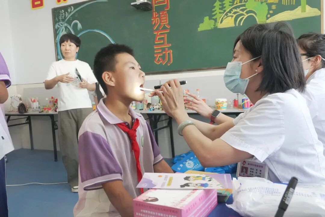 经开区妇联联合巴彦淖尔市卫健委深入八一学校开展“五健”促进行动
